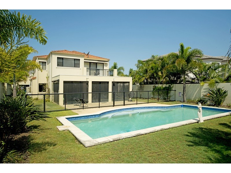 8395 Magnolia Drive East, Hope Island QLD 4212