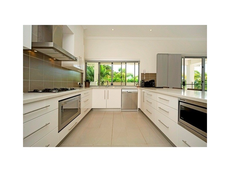 6159 Bolsena Court, Hope Island QLD 4212