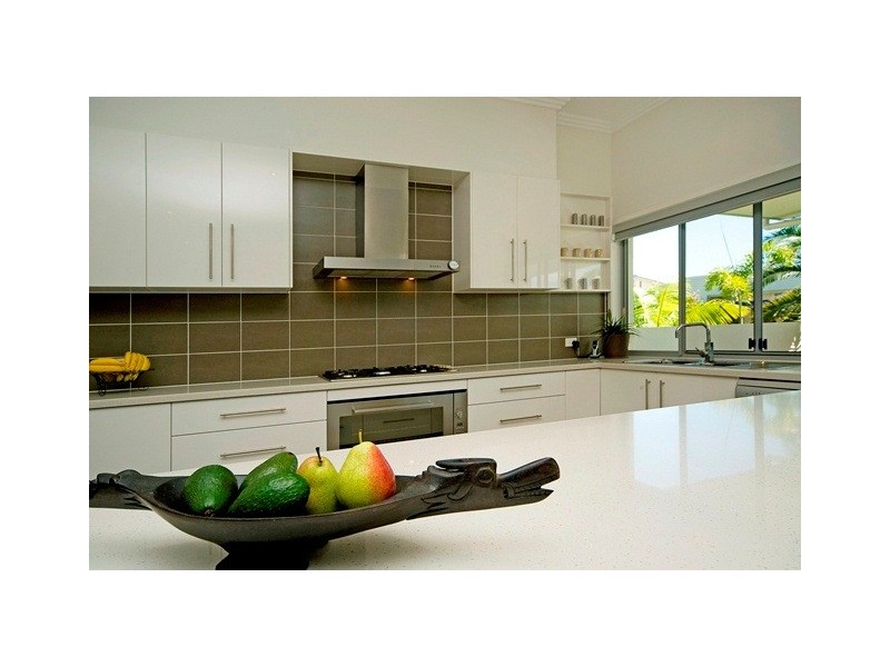 6159 Bolsena Court, Hope Island QLD 4212