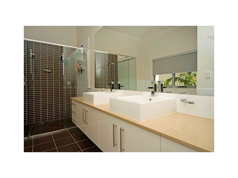 6159 Bolsena Court, Hope Island QLD 4212