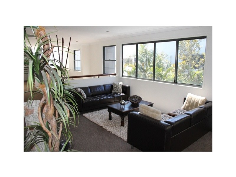 3 Fleetwood Court, Helensvale QLD 4212