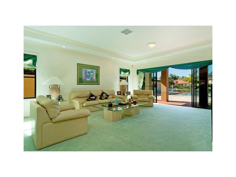 1024 Rosebank Way, Hope Island QLD 4212