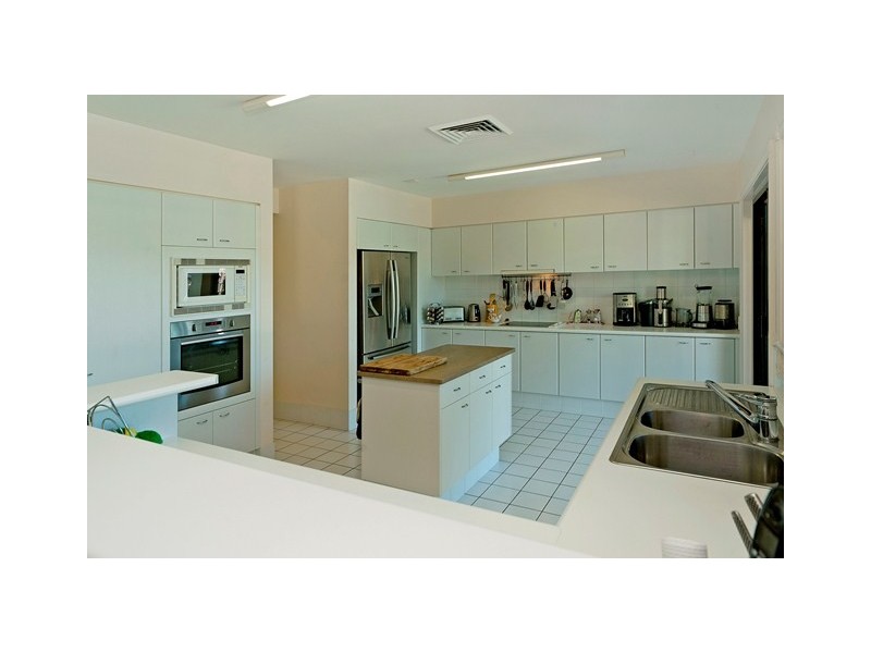 1024 Rosebank Way, Hope Island QLD 4212