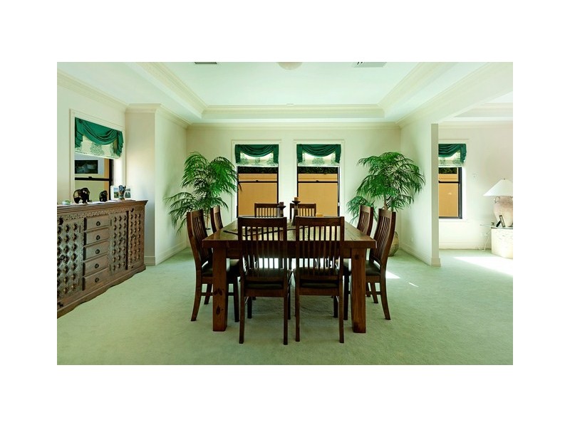 1024 Rosebank Way, Hope Island QLD 4212