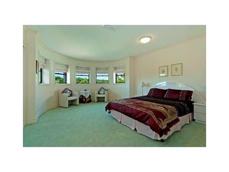 1024 Rosebank Way, Hope Island QLD 4212