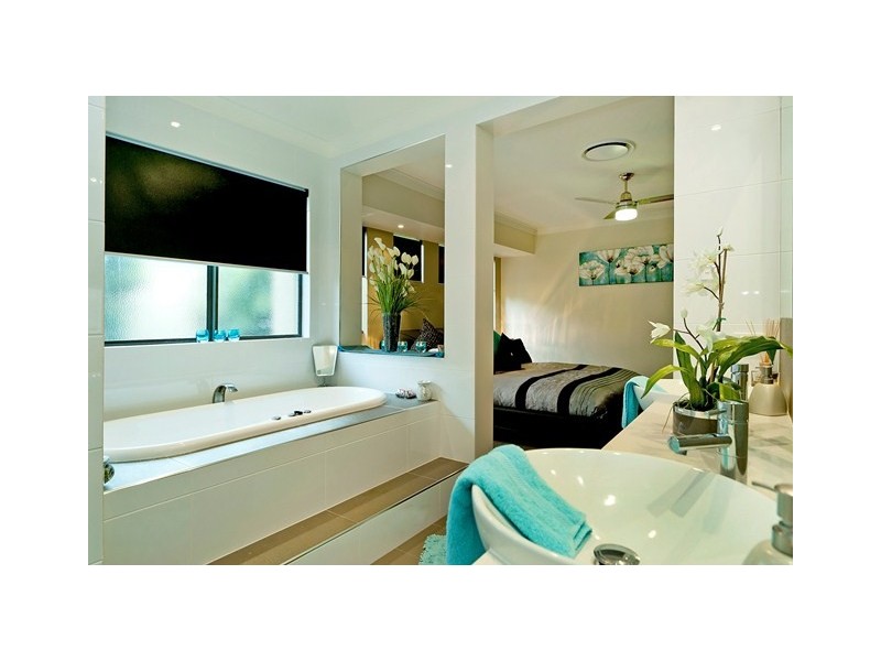 2840 Wylarah Way, Hope Island QLD 4212