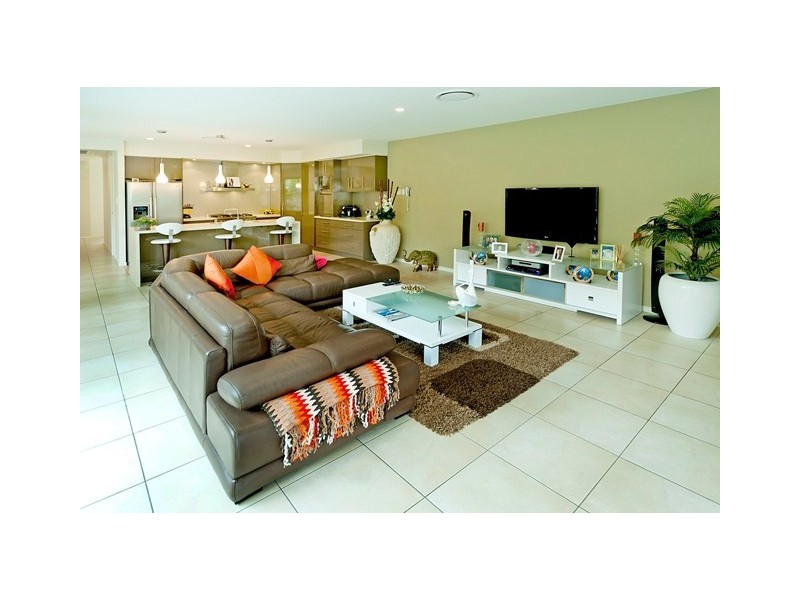 2840 Wylarah Way, Hope Island QLD 4212