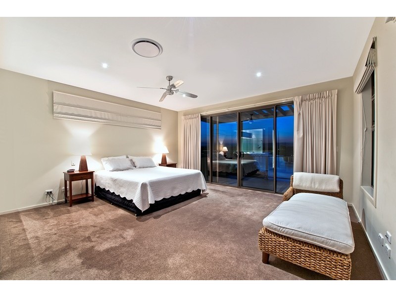 27 Serenity Boulevard, Helensvale QLD 4212