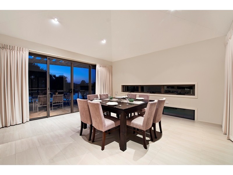 27 Serenity Boulevard, Helensvale QLD 4212