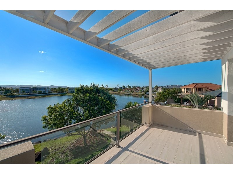 27 Serenity Boulevard, Helensvale QLD 4212