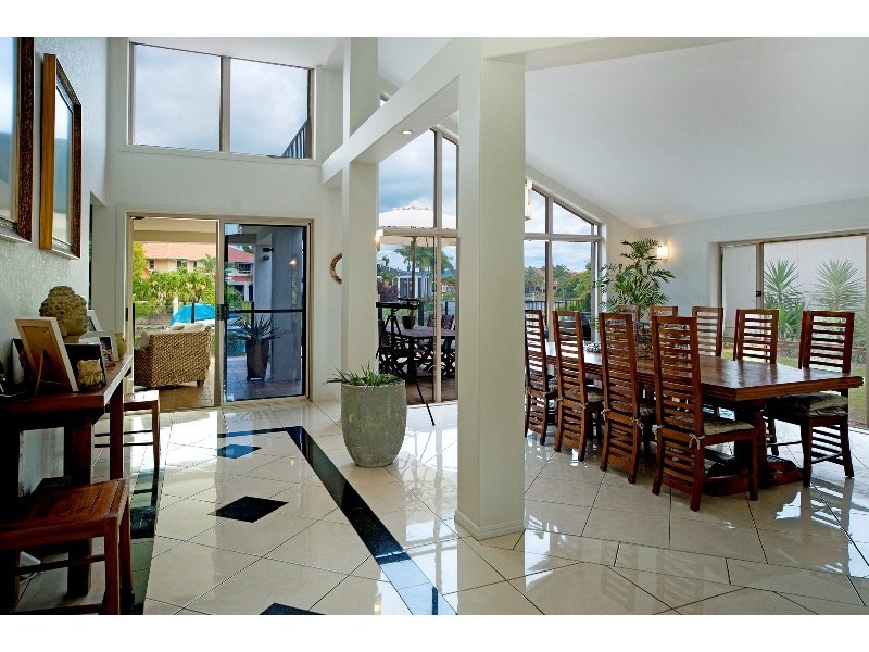 1044 Rosebank Way, Hope Island QLD 4212