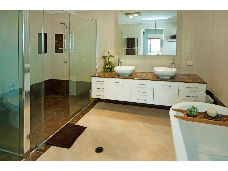 1044 Rosebank Way, Hope Island QLD 4212