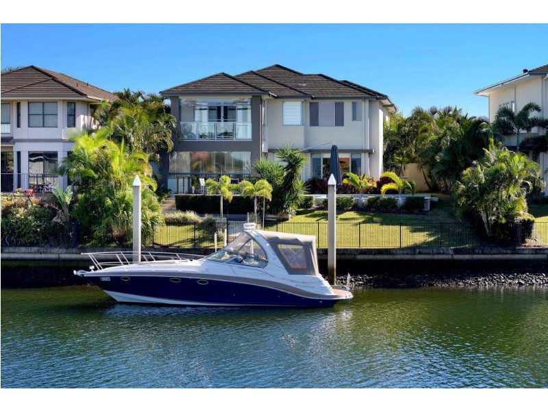 2302 Belmont Court East, Hope Island QLD 4212