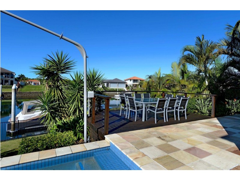 2302 Belmont Court East, Hope Island QLD 4212