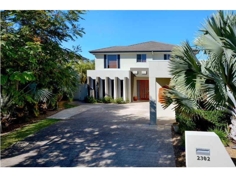 2302 Belmont Court East, Hope Island QLD 4212