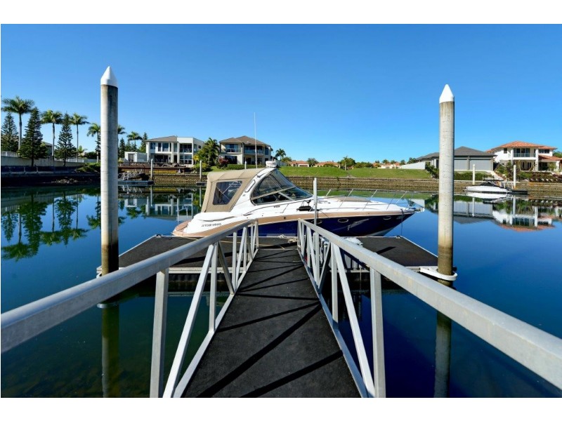 2302 Belmont Court East, Hope Island QLD 4212