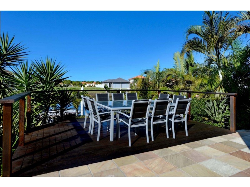 2302 Belmont Court East, Hope Island QLD 4212