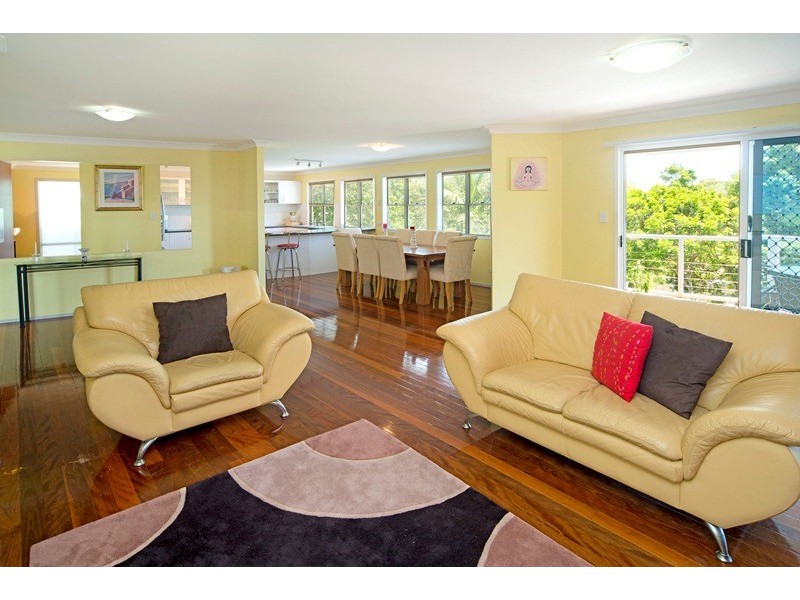 6 Akoonah Street, Hope Island QLD 4212