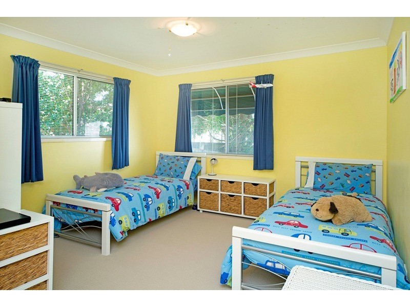 6 Akoonah Street, Hope Island QLD 4212