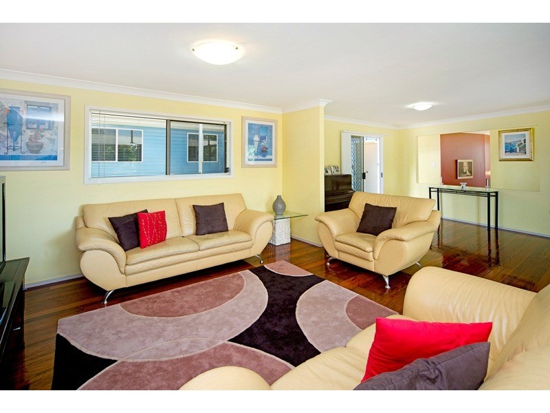 6 Akoonah Street, Hope Island QLD 4212