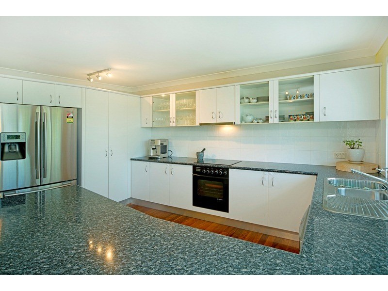 6 Akoonah Street, Hope Island QLD 4212