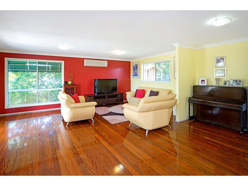 6 Akoonah Street, Hope Island QLD 4212