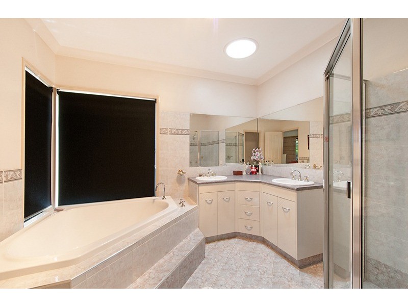 10 Eastbank Terrace, Monterey Keys QLD 4212