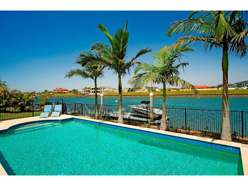 1663 Riverdale Drive, Hope Island QLD 4212