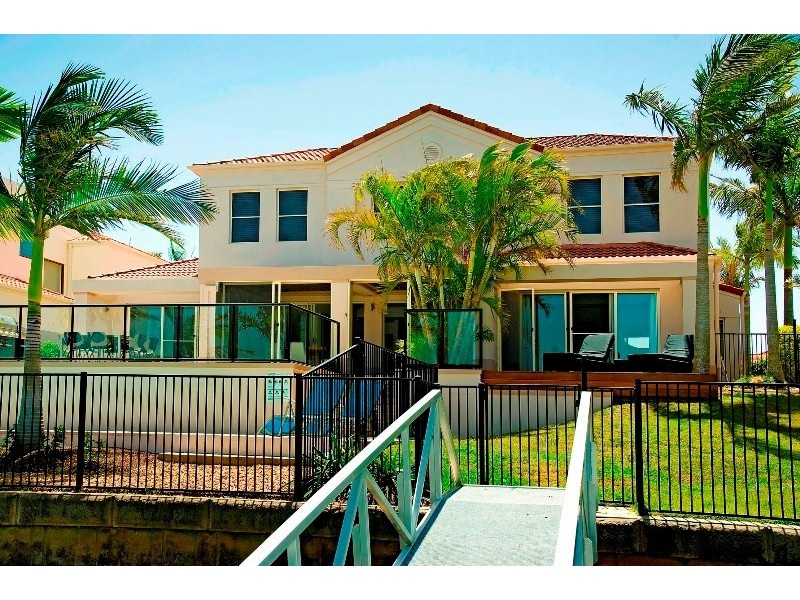 1663 Riverdale Drive, Hope Island QLD 4212