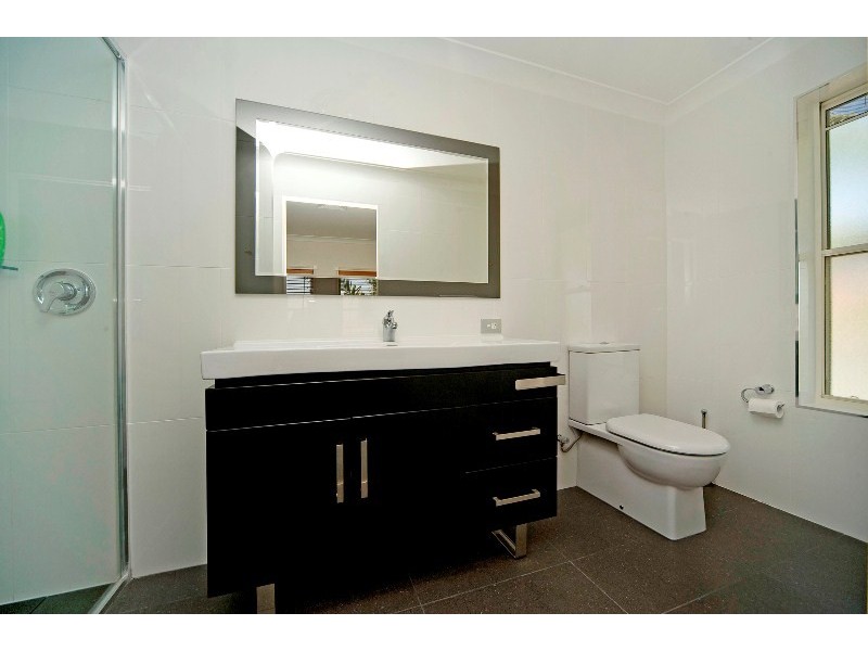 1663 Riverdale Drive, Hope Island QLD 4212