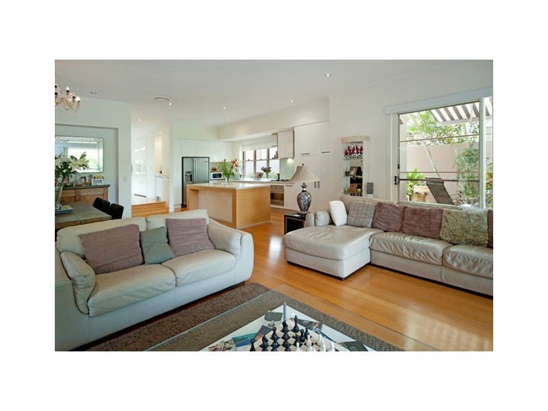 6017 Calardo Avenue, Hope Island QLD 4212