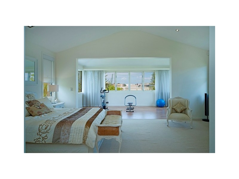 6017 Calardo Avenue, Hope Island QLD 4212