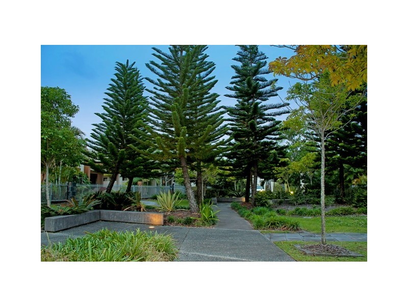 6017 Calardo Avenue, Hope Island QLD 4212