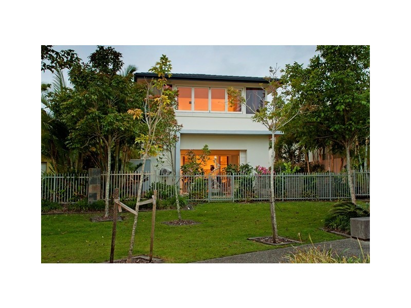 6017 Calardo Avenue, Hope Island QLD 4212