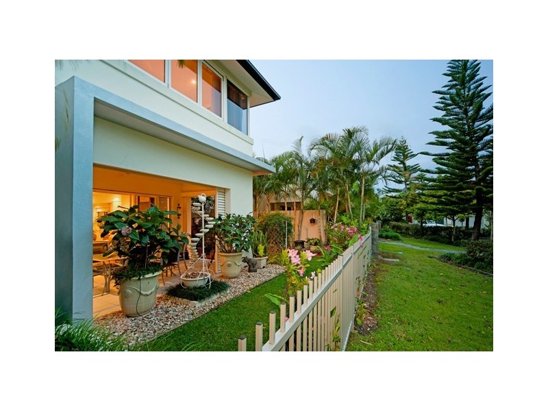 6017 Calardo Avenue, Hope Island QLD 4212