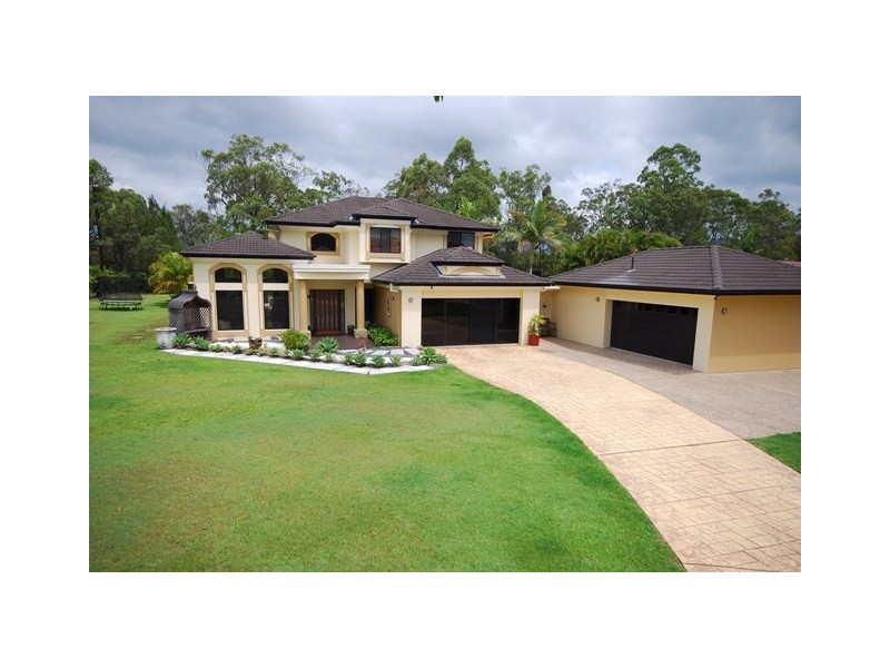 82 Rivertree Avenue, Helensvale QLD 4212