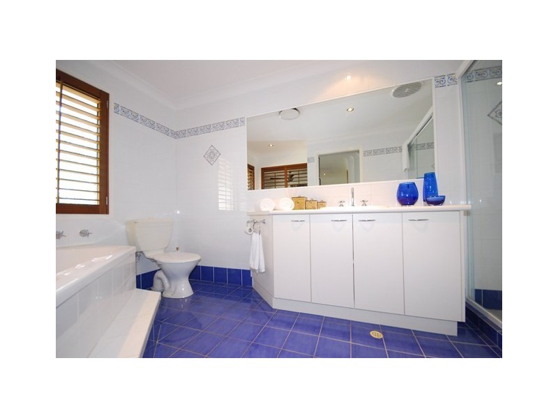 82 Rivertree Avenue, Helensvale QLD 4212