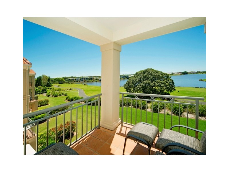 8335 Magnolia Drive East, Hope Island QLD 4212