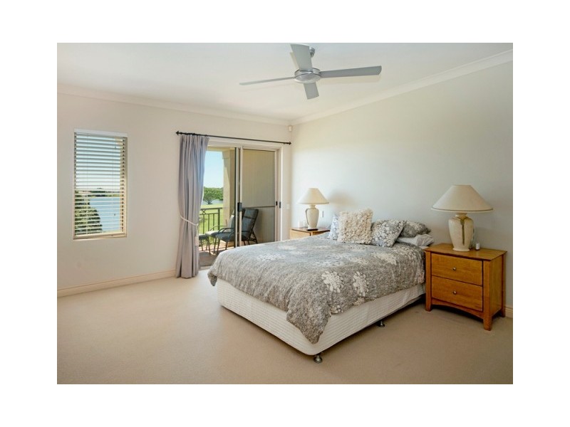 8335 Magnolia Drive East, Hope Island QLD 4212