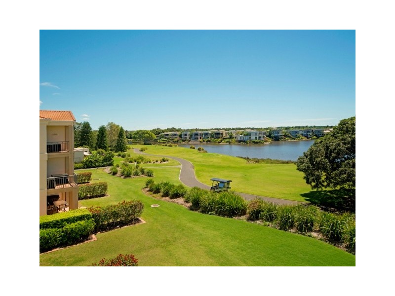 8335 Magnolia Drive East, Hope Island QLD 4212