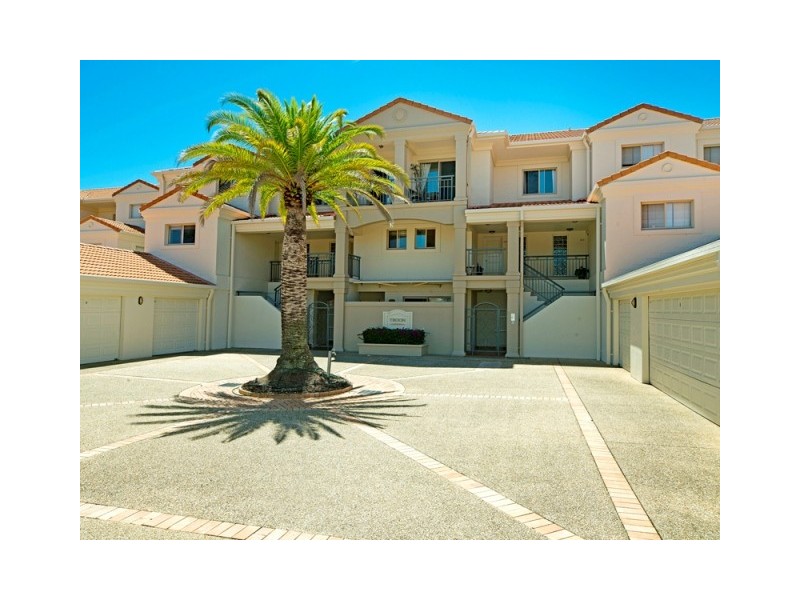 8335 Magnolia Drive East, Hope Island QLD 4212