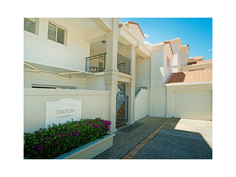 8335 Magnolia Drive East, Hope Island QLD 4212
