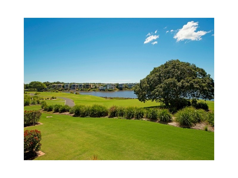 8335 Magnolia Drive East, Hope Island QLD 4212