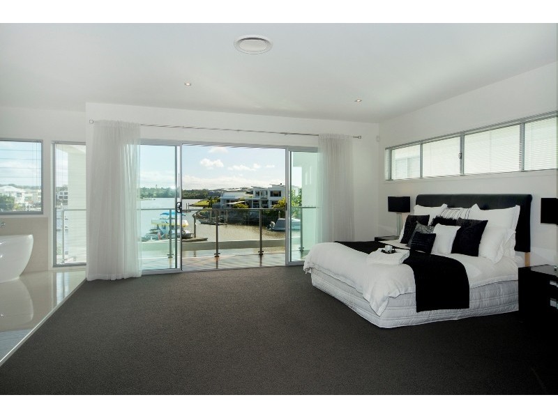 6 River Links Boulevard, Helensvale QLD 4212