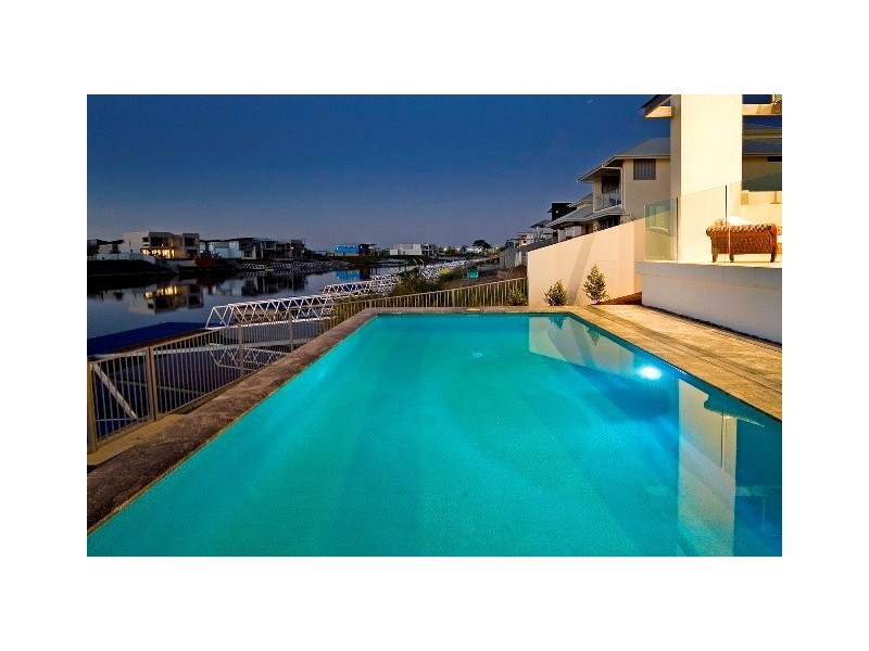 6 River Links Boulevard, Helensvale QLD 4212