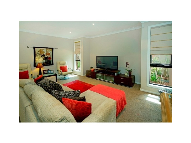 2548 Gowrie Way, Hope Island QLD 4212