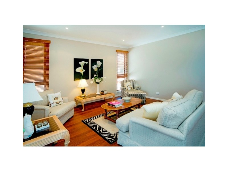 2548 Gowrie Way, Hope Island QLD 4212