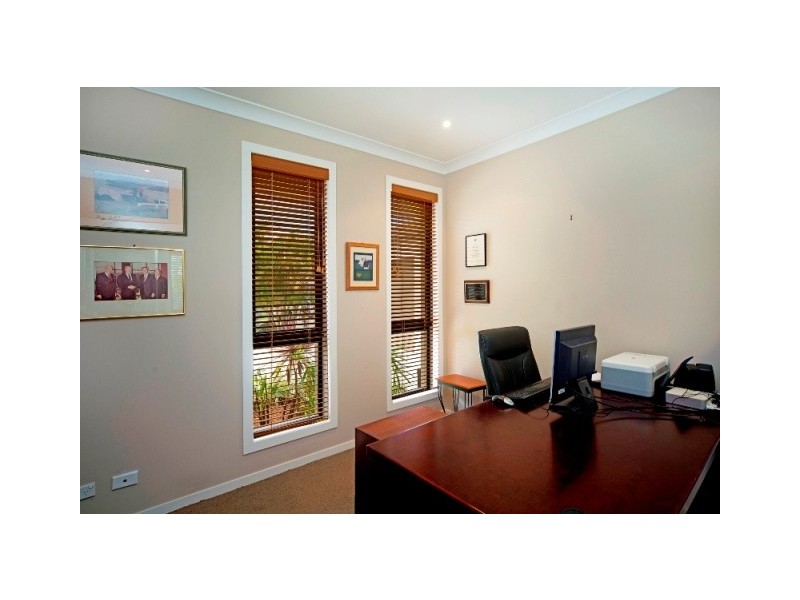 2548 Gowrie Way, Hope Island QLD 4212