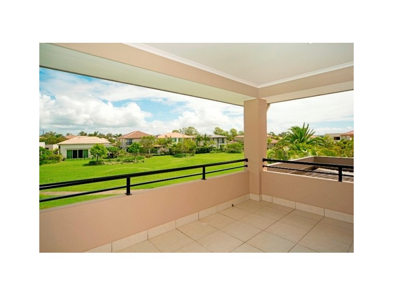 2548 Gowrie Way, Hope Island QLD 4212
