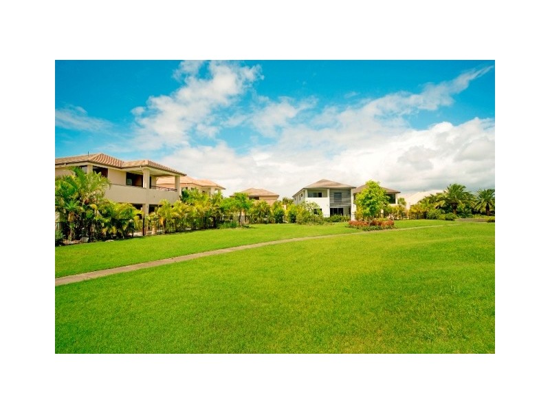 2548 Gowrie Way, Hope Island QLD 4212